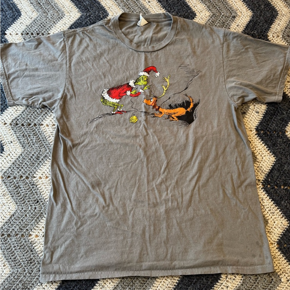 Gray Kids Short Sleeve Tee with Grinch Design